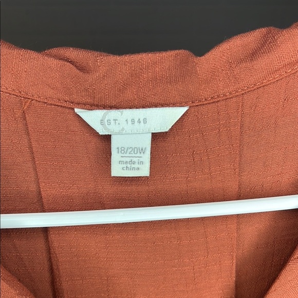 Cato Sleeveless Rust Button-Up Top - Picture 3 of 5